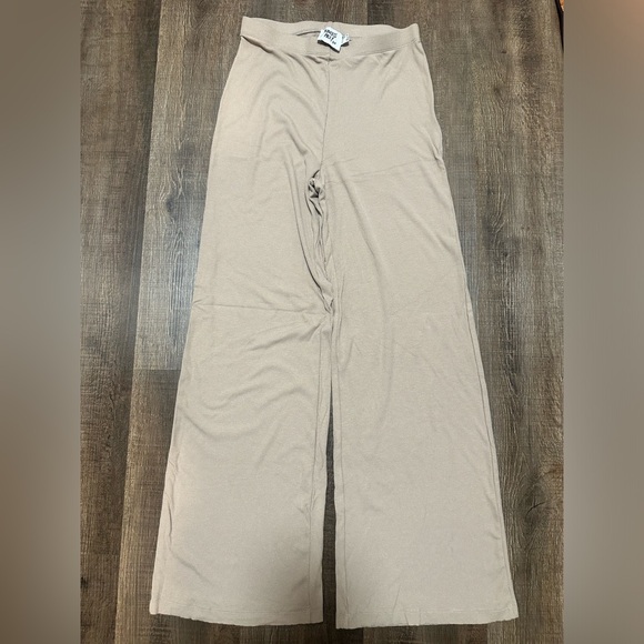 Princess Polly Beige Wide Leg Pants Size 6 - Picture 1 of 5